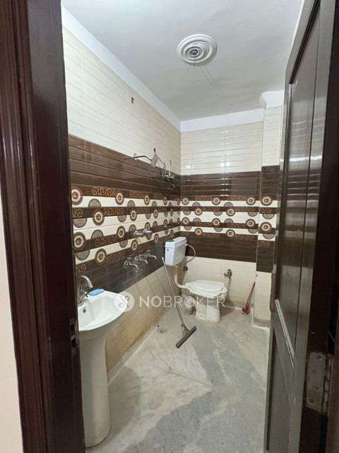 2 BHK Flat In Standalone Building  For Sale  In Alpha 1