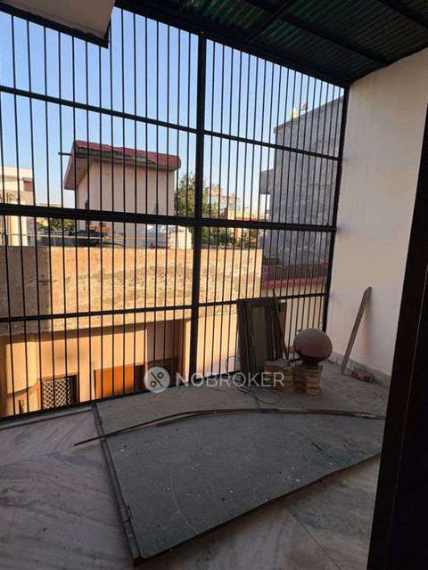 2 BHK Flat In Standalone Building  For Sale  In Alpha 1