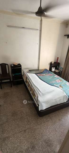 2 BHK Flat In Jyoti  Arch For Sale  In Kandivali West,