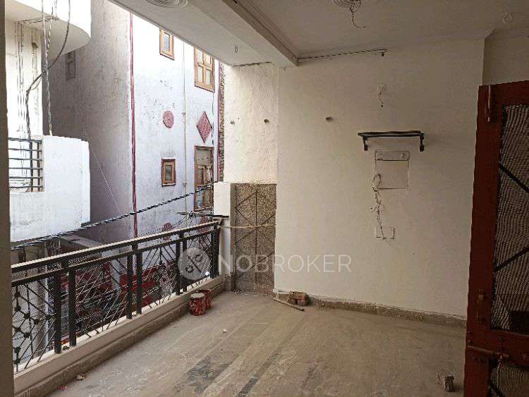 4+ BHK House For Sale  In 104, Vijay Vihar, Block-g, Milap Nagar, Uttam Nagar, New Delhi, Delhi, 110059, India