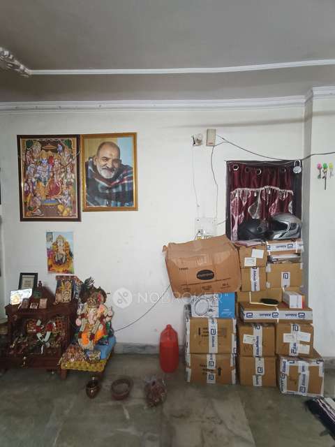 2 BHK Flat In Roof Rights For Sale  In Mayur Vihar