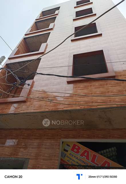 2 BHK Flat In Standalone Building  For Sale  In Patparganj