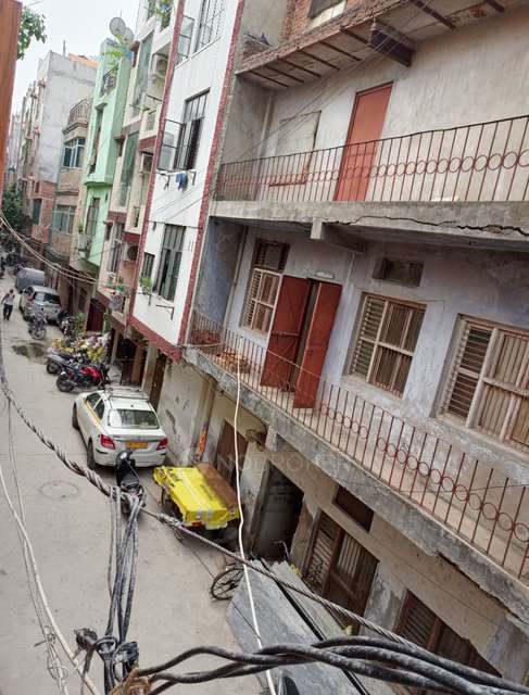 2 BHK Flat In Standalone Building  For Sale  In Patparganj