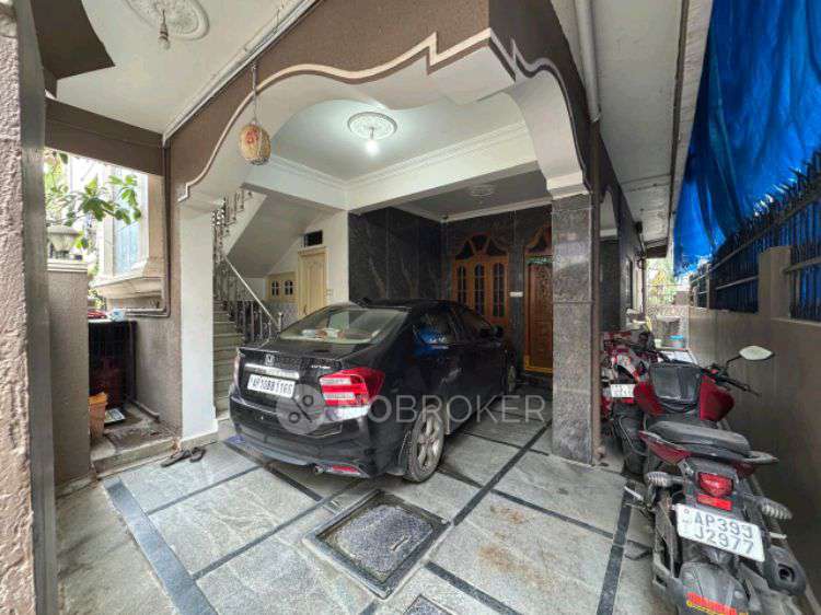 4+ BHK Flat In Standlone Building For Sale  In Warasiguda