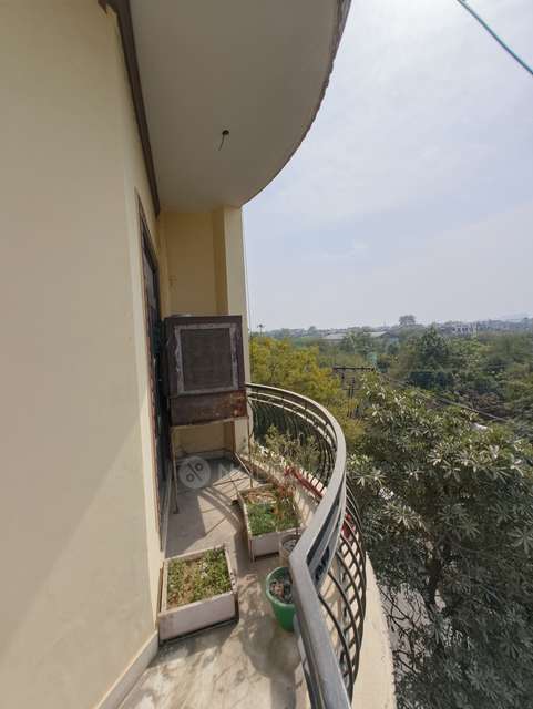 3 BHK Flat In Crpf Camp  For Sale  In Vikaspuri