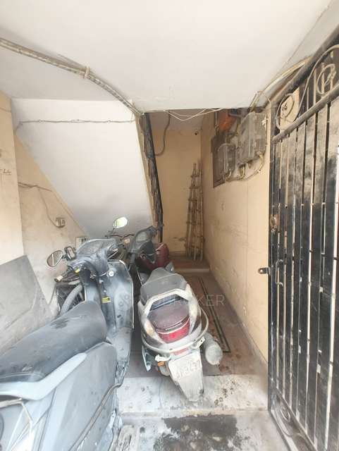 3 BHK Flat In Crpf Camp  For Sale  In Vikaspuri