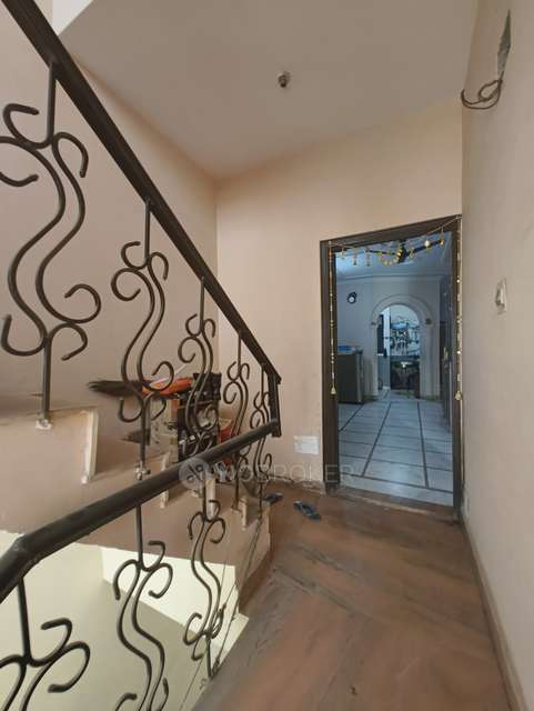 3 BHK Flat In Crpf Camp  For Sale  In Vikaspuri