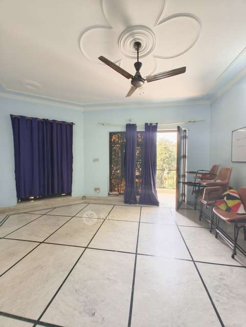 3 BHK Flat In Crpf Camp  For Sale  In Vikaspuri