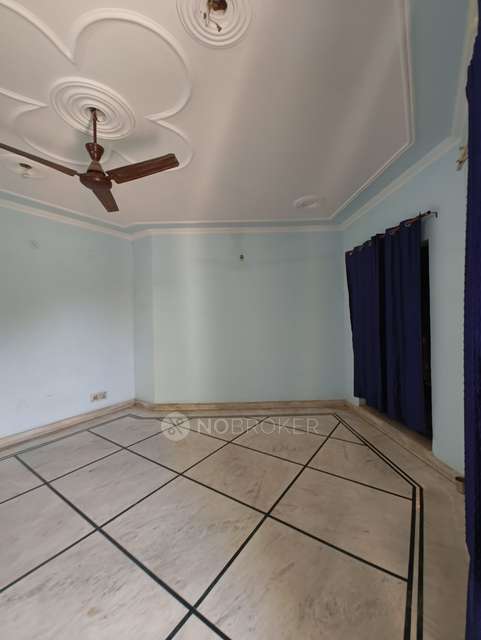 3 BHK Flat In Crpf Camp  For Sale  In Vikaspuri