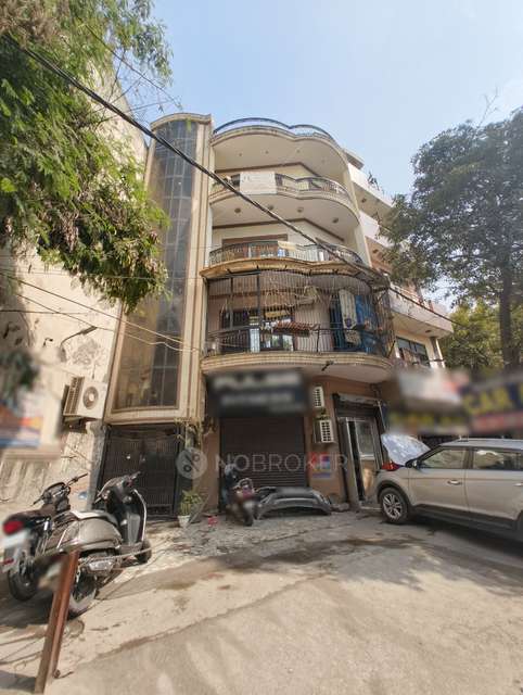 3 BHK Flat In Crpf Camp  For Sale  In Vikaspuri