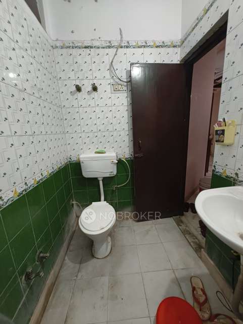 3 BHK Flat In Crpf Camp  For Sale  In Vikaspuri