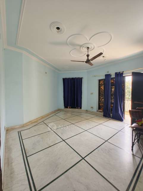 3 BHK Flat In Crpf Camp  For Sale  In Vikaspuri