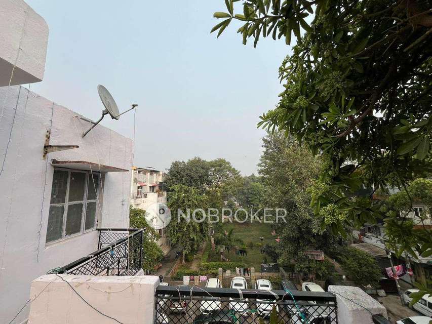 4 BHK Flat For Sale  In Pitampura