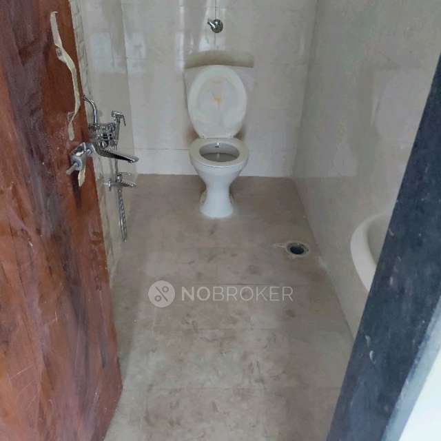 2 BHK Flat In Tulsi Ratna for Rent  In Tulsi Ratna Apartments.