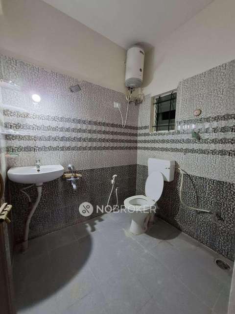2 BHK Flat In Pruthvi Royal For Sale  In Kalena Agrahara