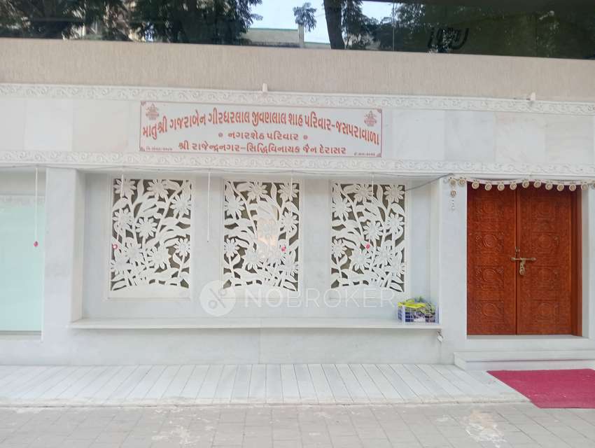 2 BHK Flat In Siddhivinayak Chs, For Sale  In Borivali East