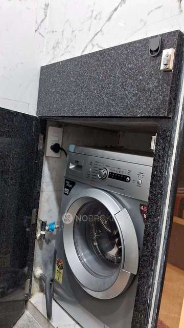 2 BHK Flat In Siddhivinayak Chs, For Sale  In Borivali East