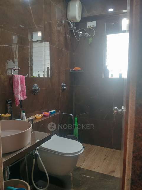 2 BHK Flat In Siddhivinayak Chs, For Sale  In Borivali East
