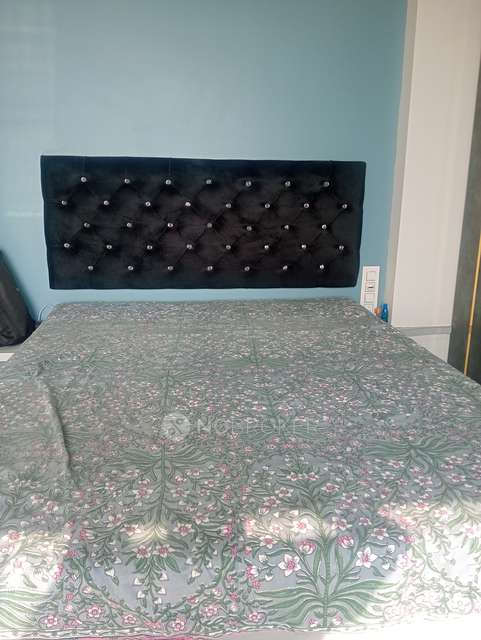 2 BHK Flat In Siddhivinayak Chs, For Sale  In Borivali East