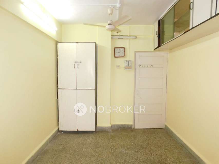 2 BHK Flat In Dwarka Shopping Centre For Sale  In Kurla West