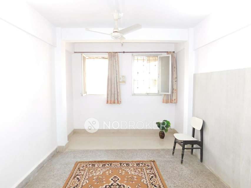 2 BHK Flat In Dwarka Shopping Centre For Sale  In Kurla West