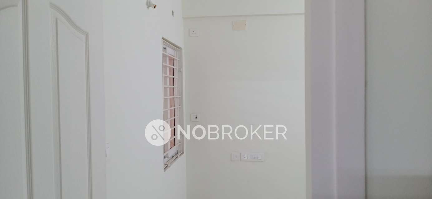 2 BHK Flat In Amarprakash Temple Wave For Sale  In Kundrathur