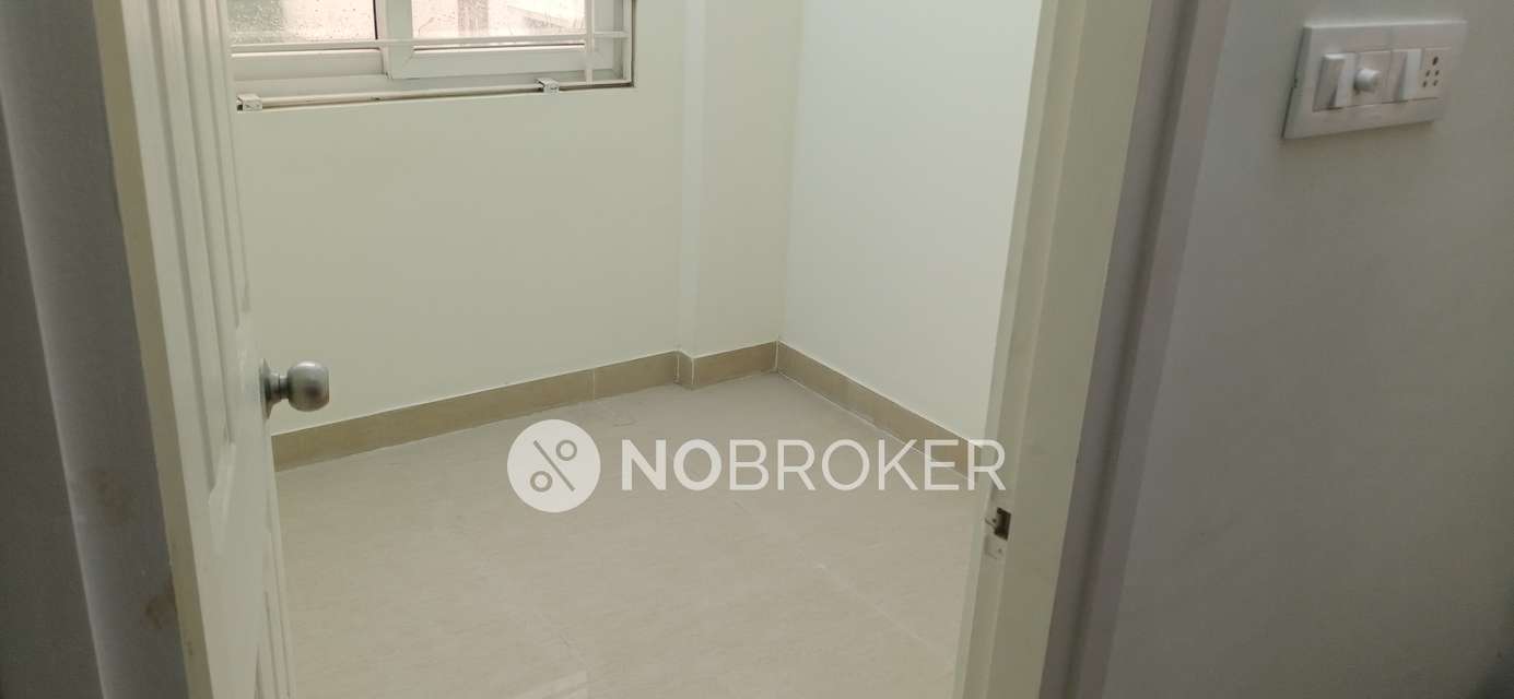 2 BHK Flat In Amarprakash Temple Wave For Sale  In Kundrathur