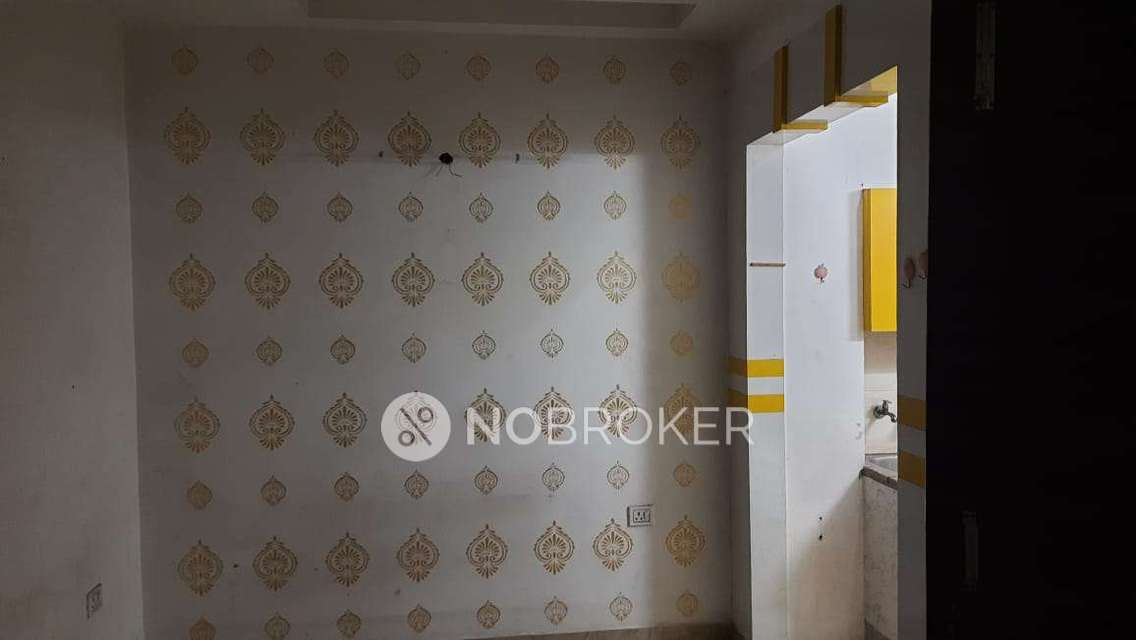 2 BHK Flat In Shubhkamna Apartment For Sale  In  Sahibabad