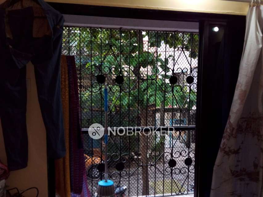 2 BHK Flat In Om Ganesh Building For Sale  In  Borivali West