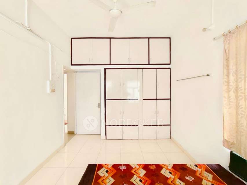 2 BHK Flat In Model Colony for Rent  In Deep Bungalow Chowk