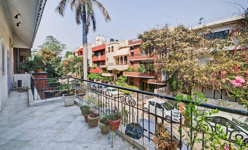 Apartment Safdarjung Enclave Rent WITHOUT BROKERAGE Unfurnished 1 BHK