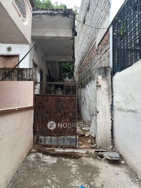 1 BHK House for Rent  In Langar Houz