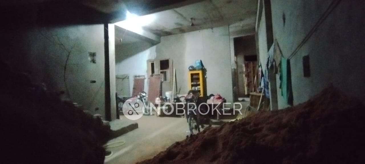 Godown/Warehouse in Ghonda, Delhi for sale 