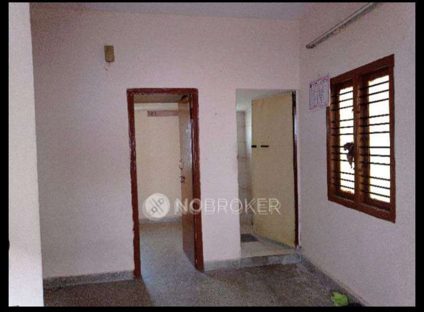 1 BHK Flat In Standalone Building  for Rent  In J. P. Nagar