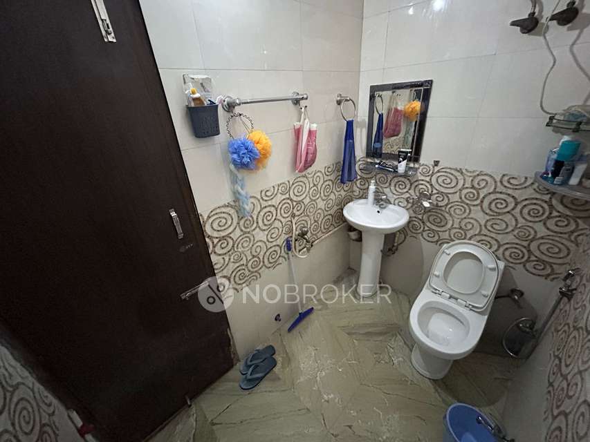1 BHK Flat In Ashram  For Sale  In Sidhartha Nagar