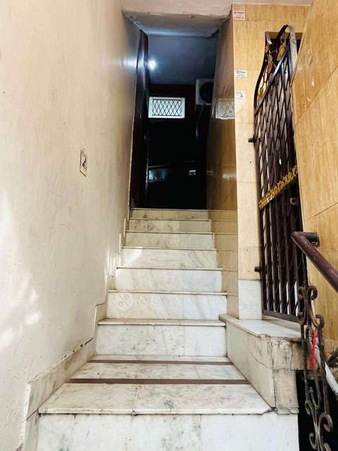 2 BHK Flat For Sale  In Shalimar Bagh