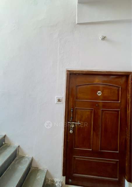 2 BHK Flat In Anurag Appartment For Sale  In Begumpet