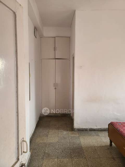 4+ BHK Flat In Arun Vihar For Sale  In Sector 37