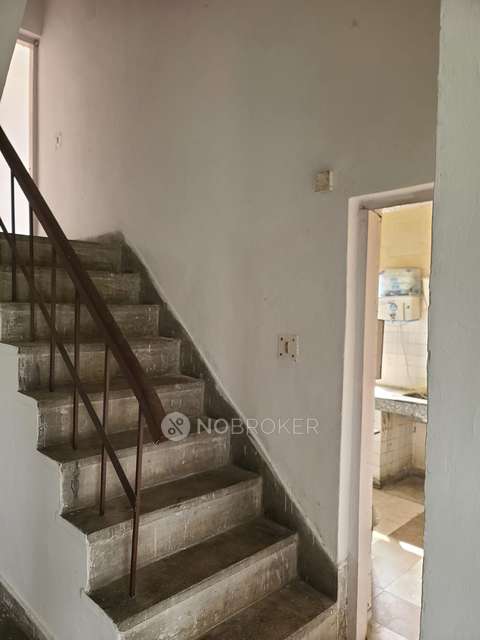 4+ BHK Flat In Arun Vihar For Sale  In Sector 37