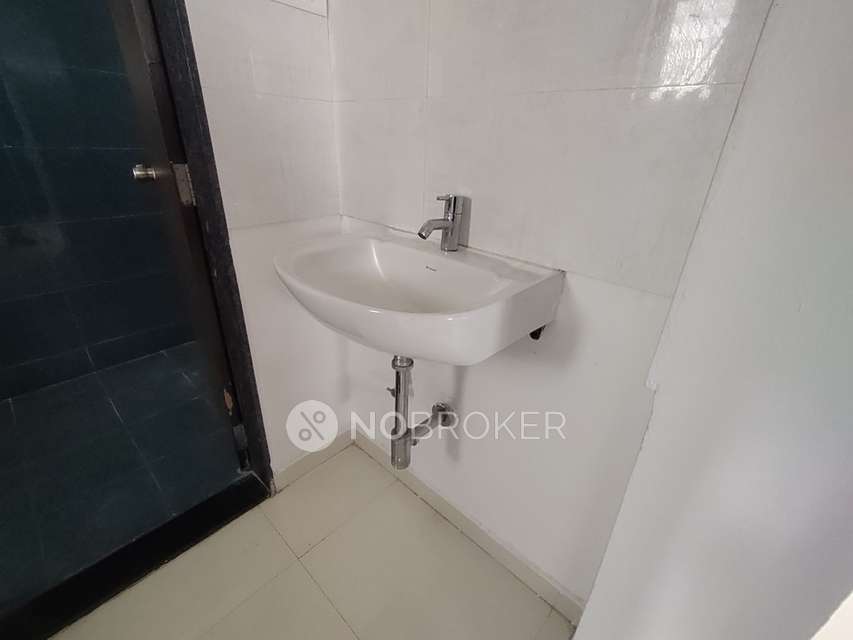 1 BHK Flat In Polence Luxuria  For Sale  In Hadapsar 