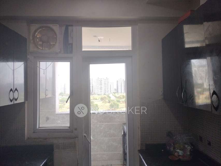 2 BHK Flat In Amrapali Silicon City For Sale  In  Sector 76