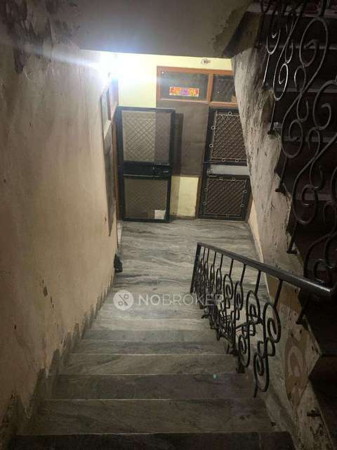 2 BHK Flat For Sale  In Mayur Vihar