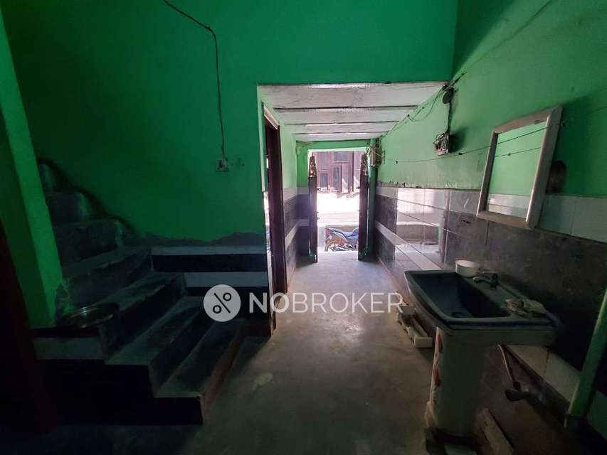 1 BHK House for Rent  In Saroop Nagar, Bhalswa
