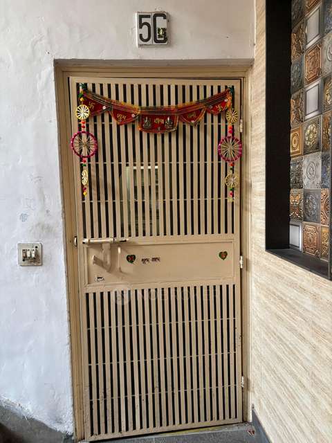 3 BHK Flat In Navyug Adarsh Apartment  For Sale  In Vikaspuri