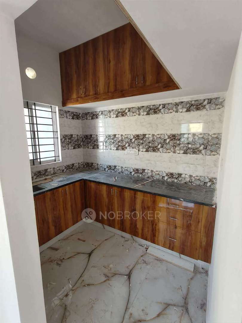 Standalone Building Yemalur Rent WITHOUT BROKERAGE Semifurnished 2