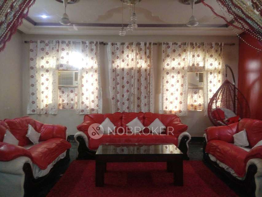 4 BHK Flat For Sale  In Janakpuri