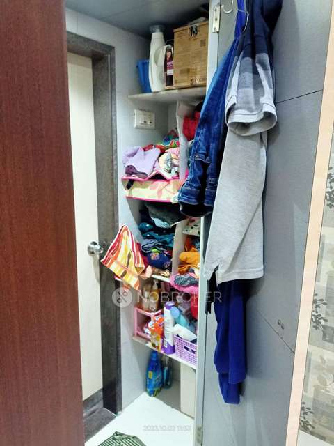 2 BHK Flat In Shree Complex For Sale  In Borivali West