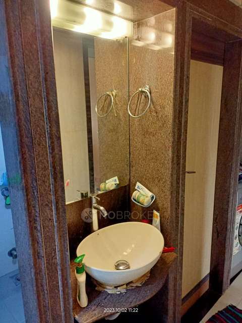 2 BHK Flat In Shree Complex For Sale  In Borivali West