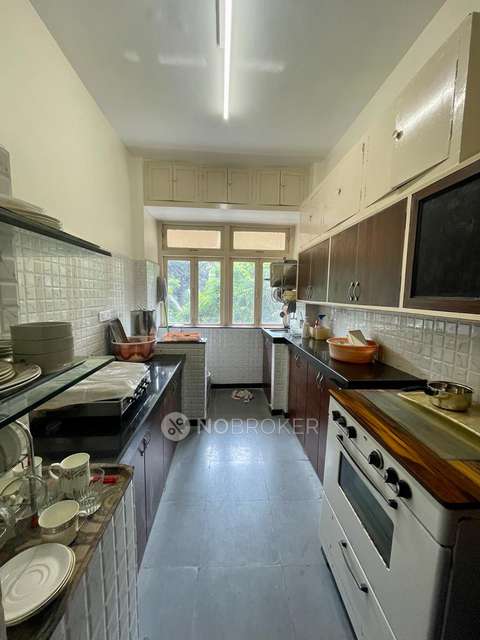 PG for Girls in Cumballa Hill