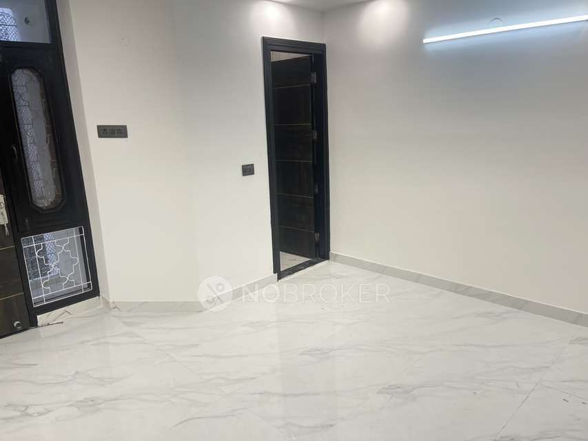 2 BHK Flat In C R Park For Sale  In Chittaranjan Park